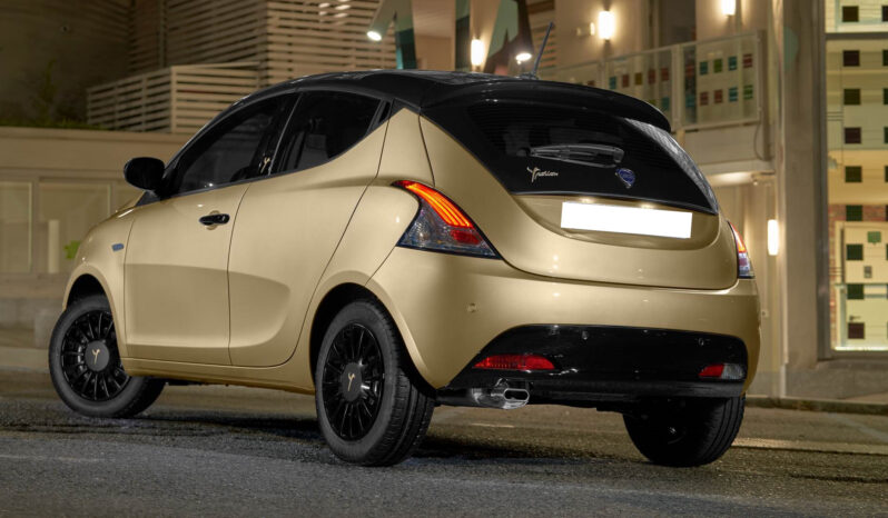 LANCIA YPSILON HYBRYD pieno