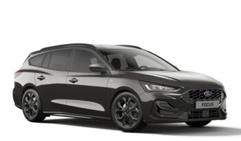 ford-focus-wagon-2021-front-side-1